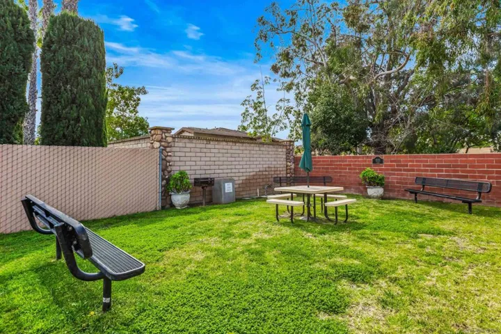 14089 Pomegranate Ave 214, Poway, California 92064