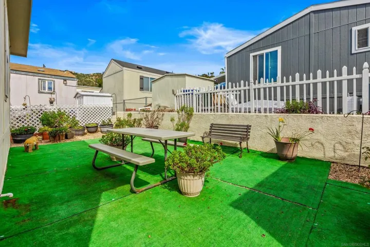 14089 Pomegranate Ave 214, Poway, California 92064