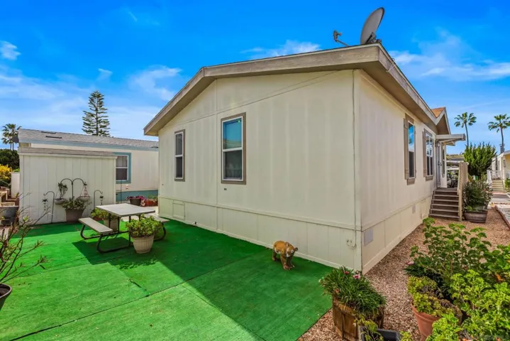 14089 Pomegranate Ave 214, Poway, California 92064