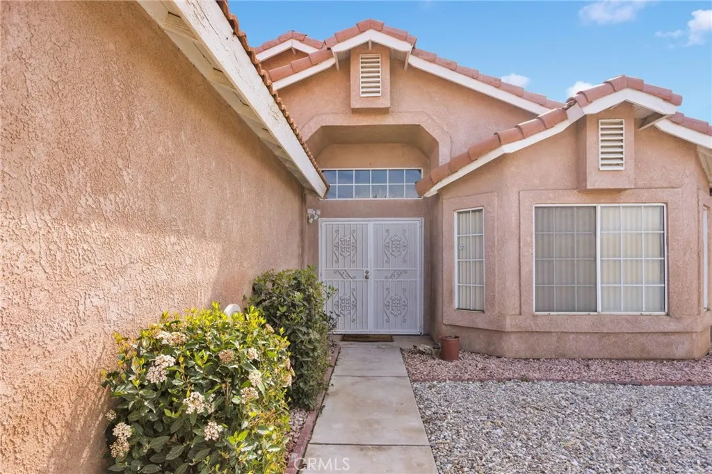 14463 Hillsborough, Victorville, California 92392 home-pic-3