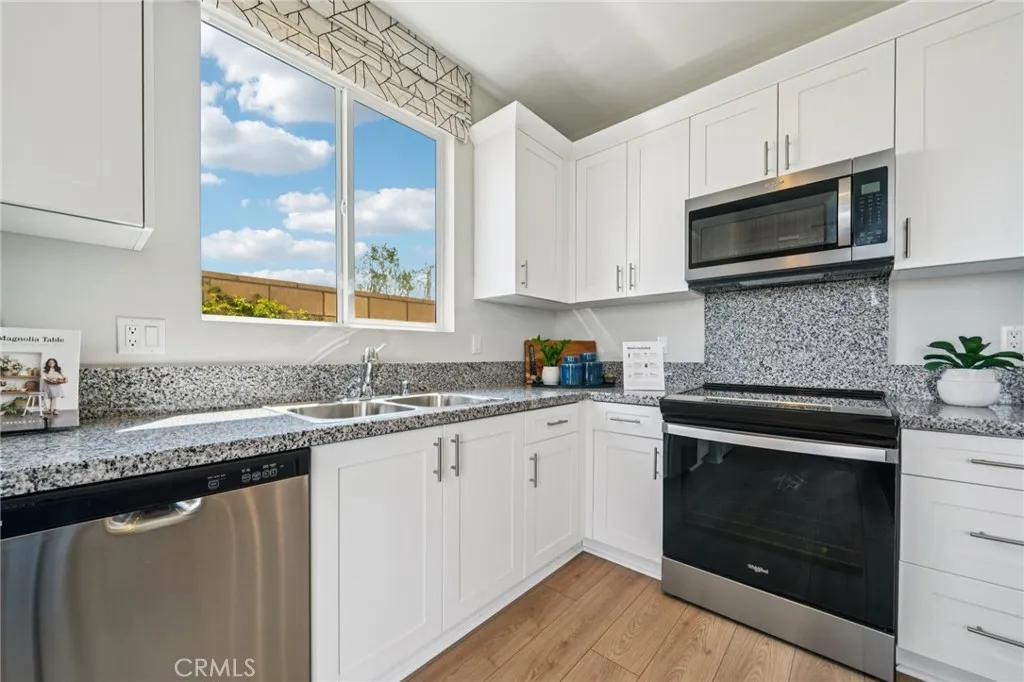 15424 Thundercloud Lane, Victorville, California 92394 home-pic-9