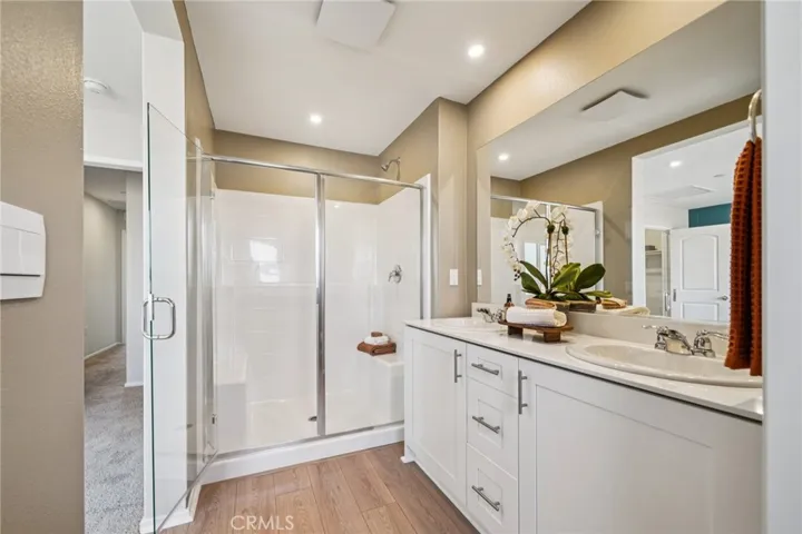 MODEL HOME
