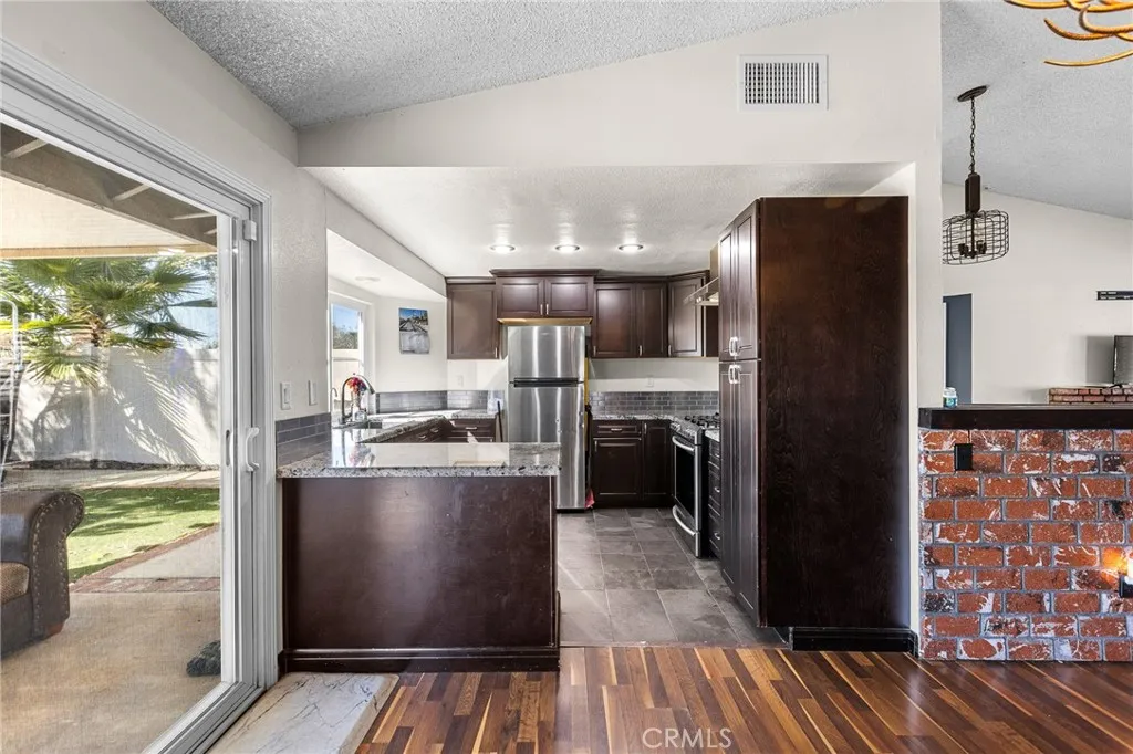 24137 Pleasant Run Road, Moreno Valley, California 92557 home-pic-6