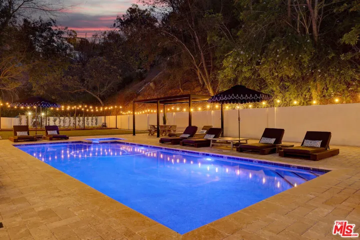 2570 Nichols Canyon Road, Los Angeles, California 90046