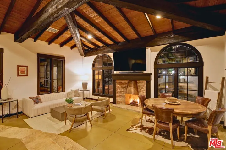 2570 Nichols Canyon Road, Los Angeles, California 90046