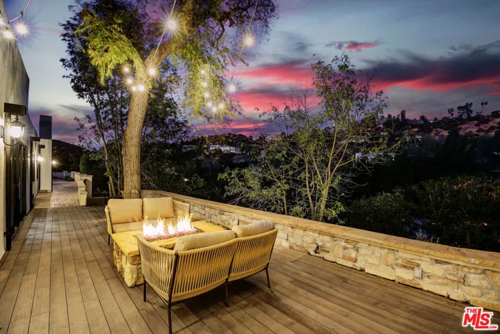2570 Nichols Canyon Road, Los Angeles, California 90046