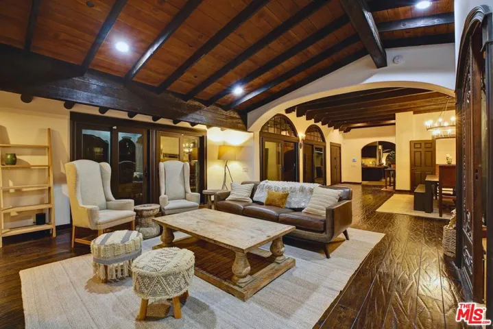 2570 Nichols Canyon Road, Los Angeles, California 90046