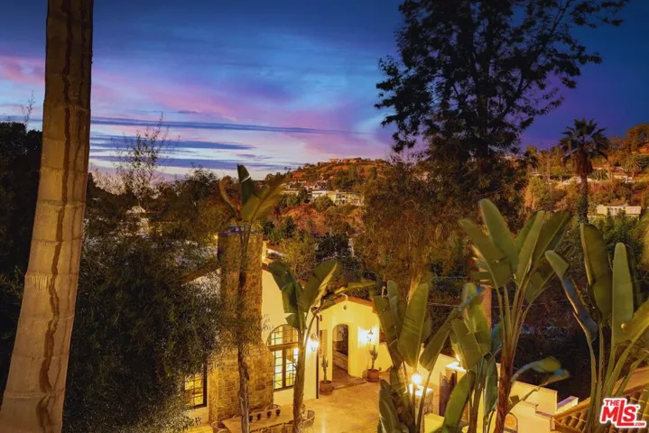 2570 Nichols Canyon Road, Los Angeles, California 90046