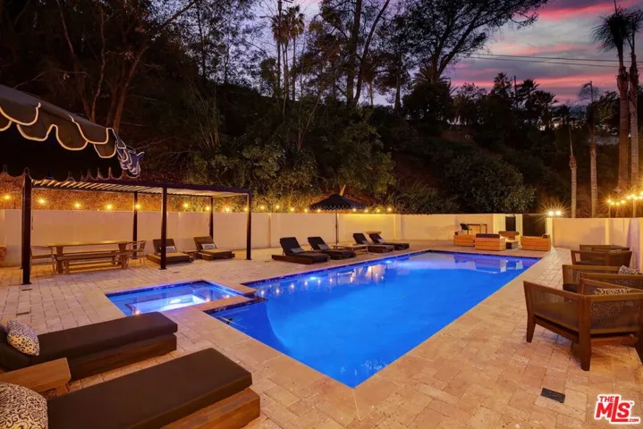 2570 Nichols Canyon Road, Los Angeles, California 90046
