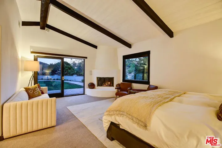 2570 Nichols Canyon Road, Los Angeles, California 90046