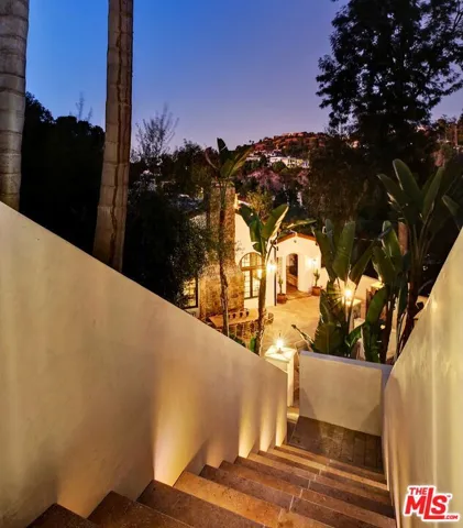 2570 Nichols Canyon Road, Los Angeles, California 90046