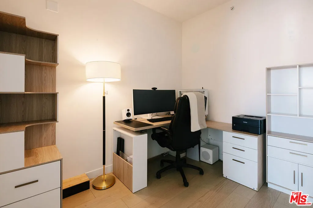400 S Broadway 1001, Los Angeles, California 90013 home-pic-10