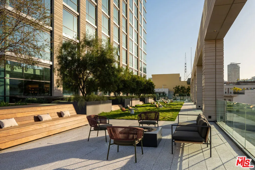 400 S Broadway 1001, Los Angeles, California 90013 home-pic-35