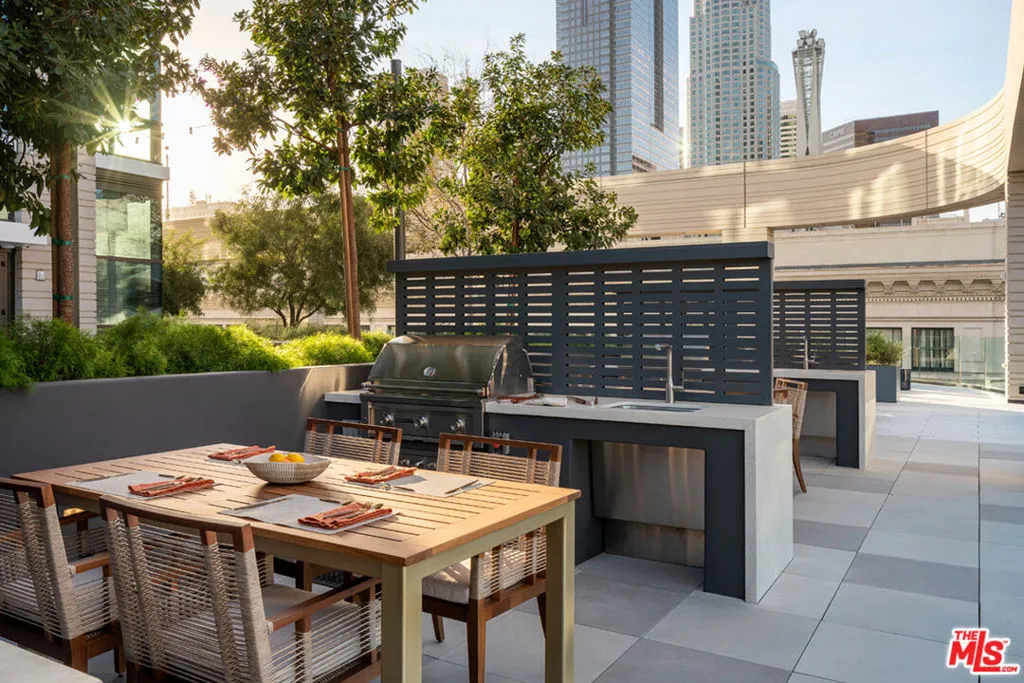 400 S Broadway 1001, Los Angeles, California 90013 home-pic-24