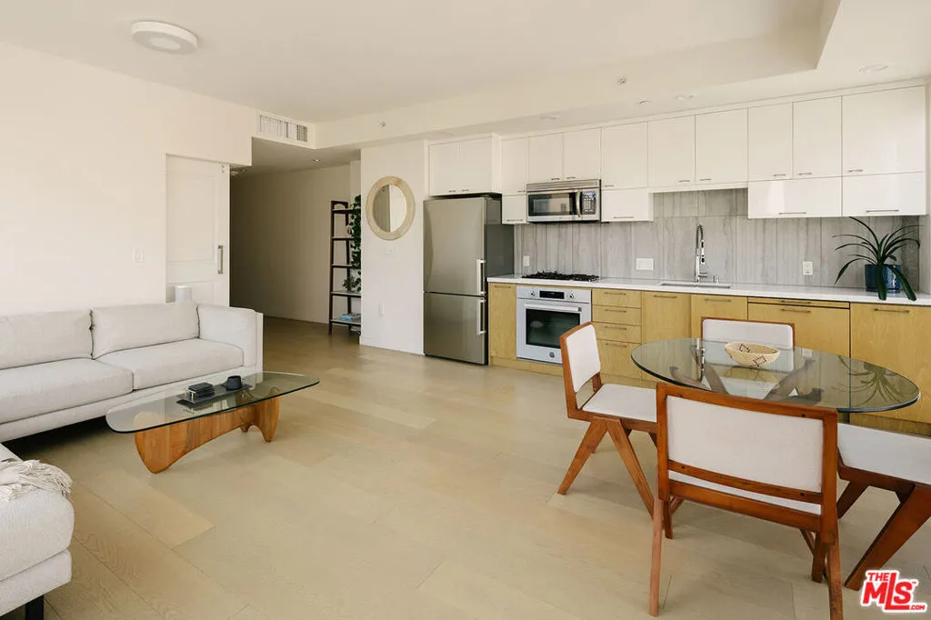400 S Broadway 1001, Los Angeles, California 90013 home-pic-3