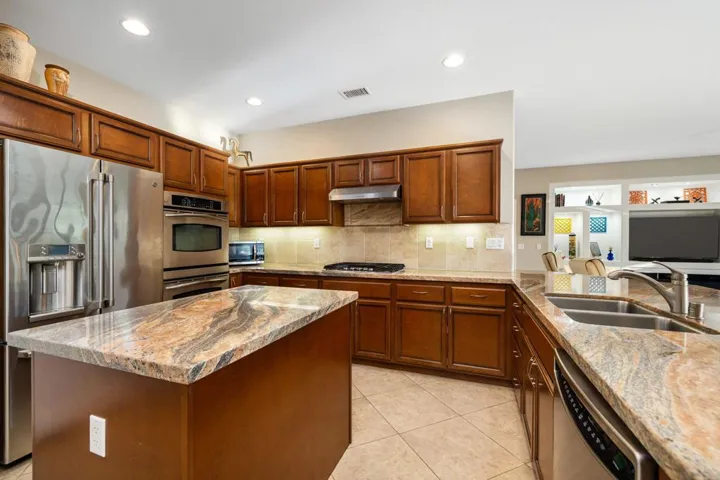 19-web-or-mls-JMFire_OPMG_0326_019