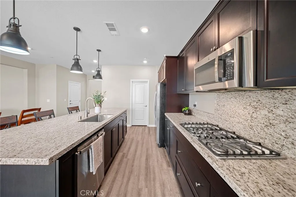 27490 Grand Teton Court, Menifee, California 92585 home-pic-9