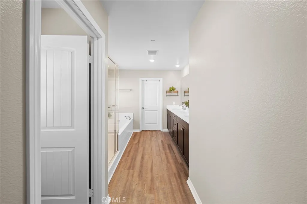 27490 Grand Teton Court, Menifee, California 92585 home-pic-38