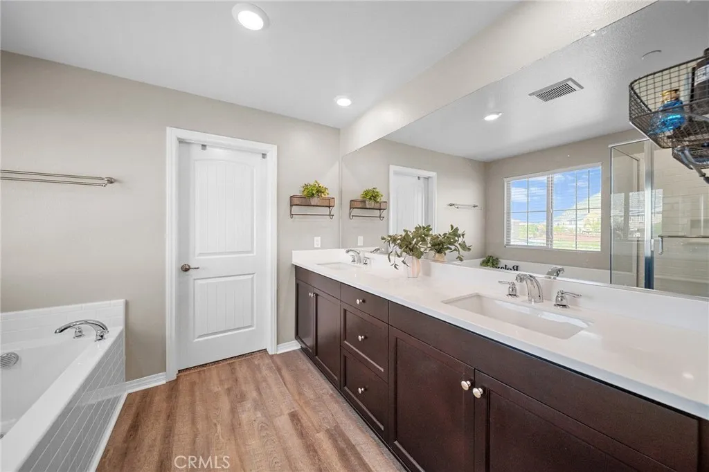 27490 Grand Teton Court, Menifee, California 92585 home-pic-41