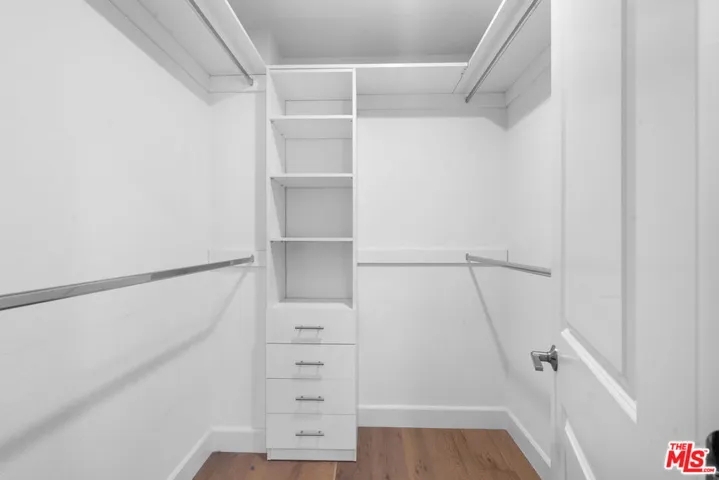 Walk-in closet