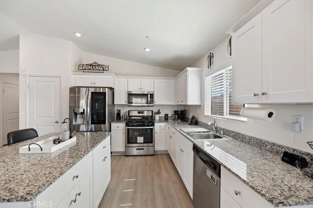 1467 Carolina Court, Hemet, California 92543 home-pic-26