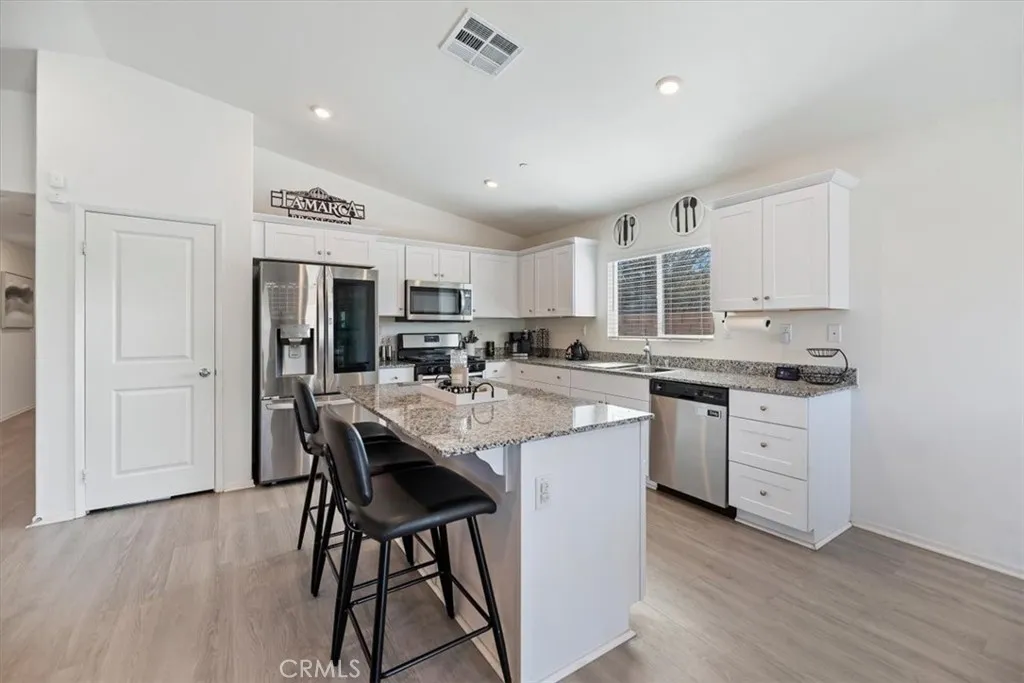 1467 Carolina Court, Hemet, California 92543 home-pic-29