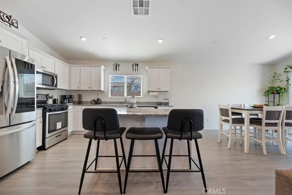 1467 Carolina Court, Hemet, California 92543 home-pic-25