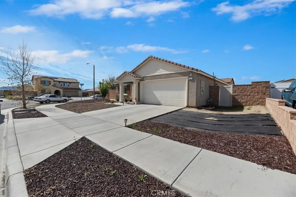 1467 Carolina Court, Hemet, California 92543 home-pic-6
