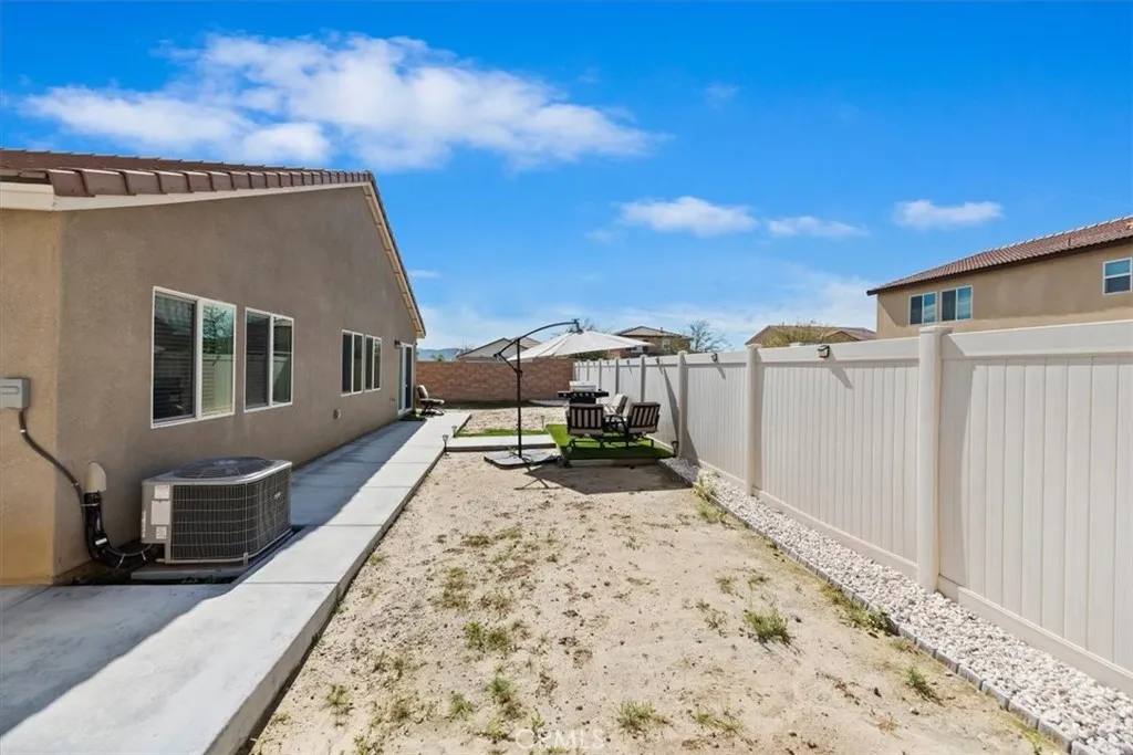 1467 Carolina Court, Hemet, California 92543 home-pic-46