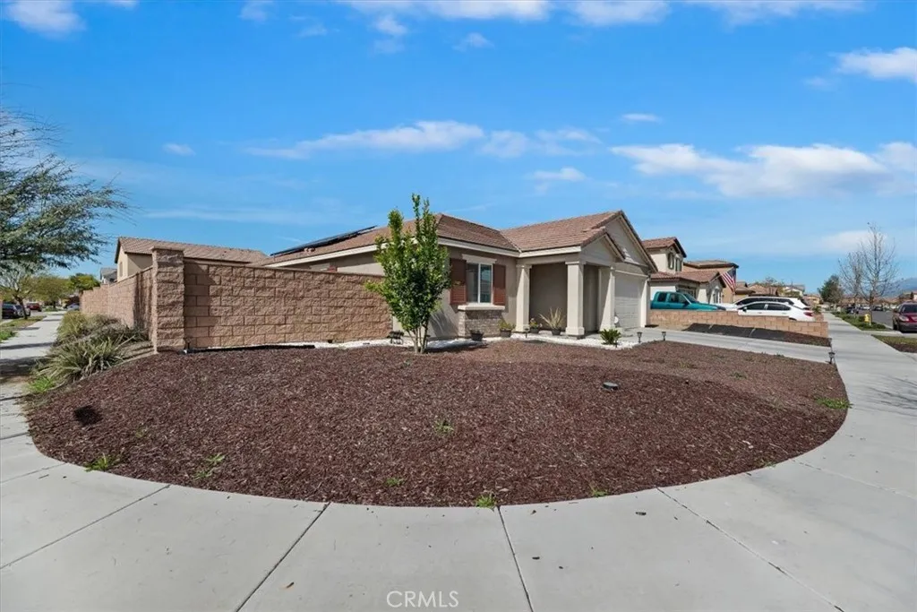 1467 Carolina Court, Hemet, California 92543 home-pic-4
