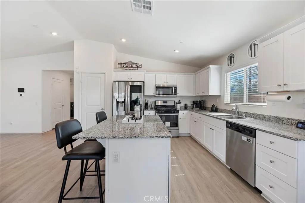 1467 Carolina Court, Hemet, California 92543 home-pic-28