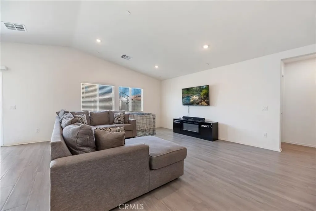 1467 Carolina Court, Hemet, California 92543 home-pic-20