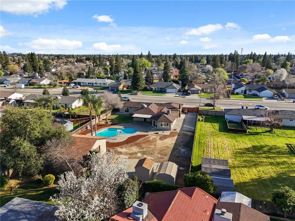 2325 Sierra Avenue, Clovis, California 93611 home-pic-67