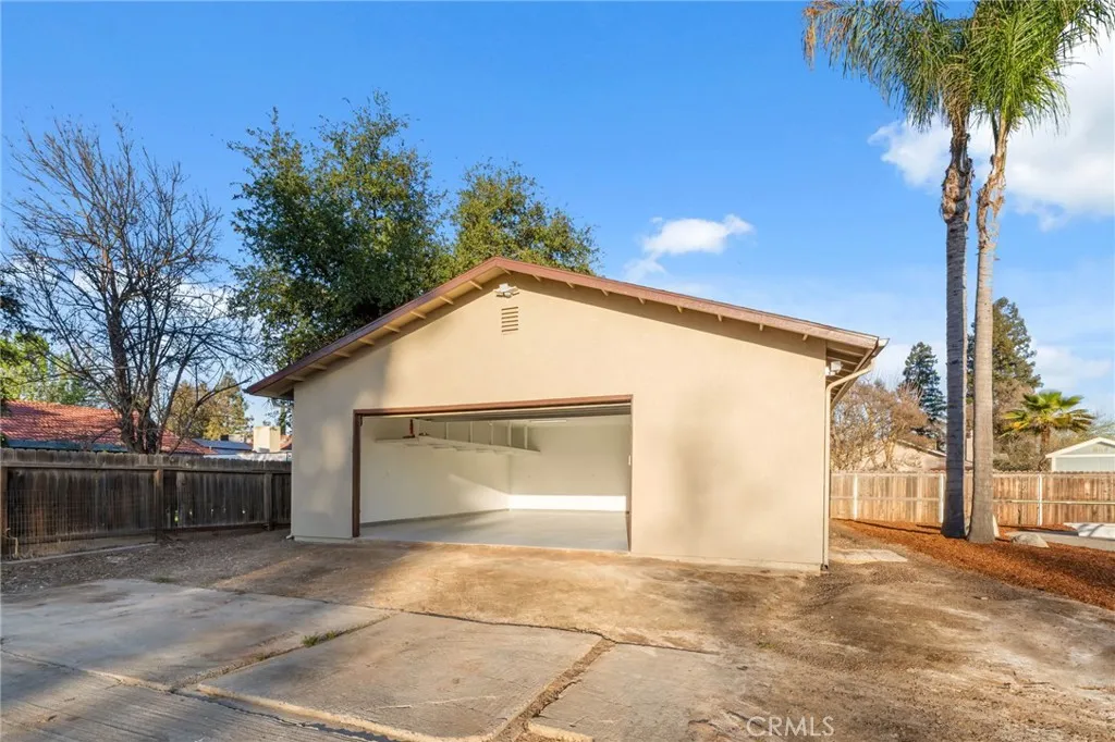 2325 Sierra Avenue, Clovis, California 93611 home-pic-41