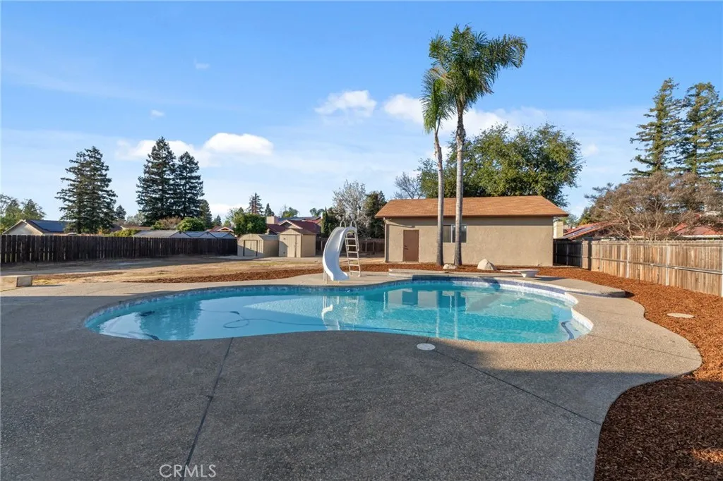 2325 Sierra Avenue, Clovis, California 93611 home-pic-45