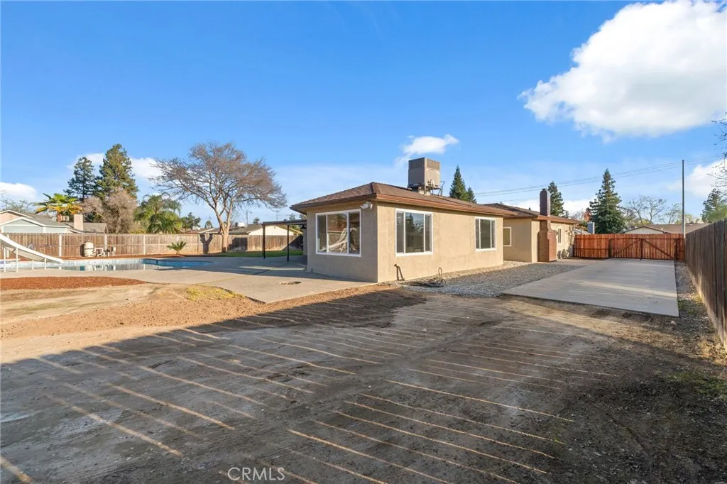 2325 Sierra Avenue, Clovis, California 93611 home-pic-38