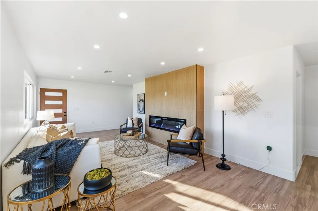 2325 Sierra Avenue, Clovis, California 93611 home-pic-8
