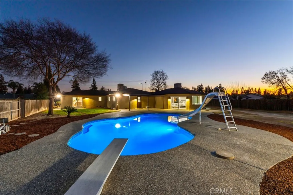 2325 Sierra Avenue, Clovis, California 93611 home-pic-63