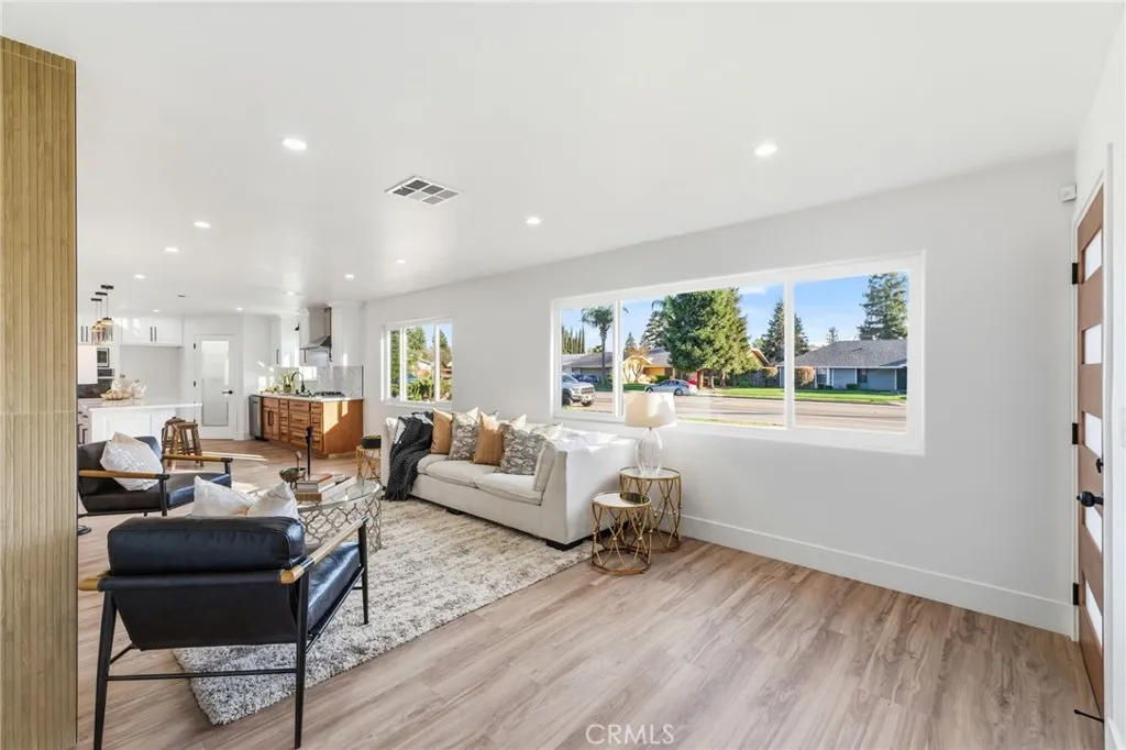 2325 Sierra Avenue, Clovis, California 93611 home-pic-6