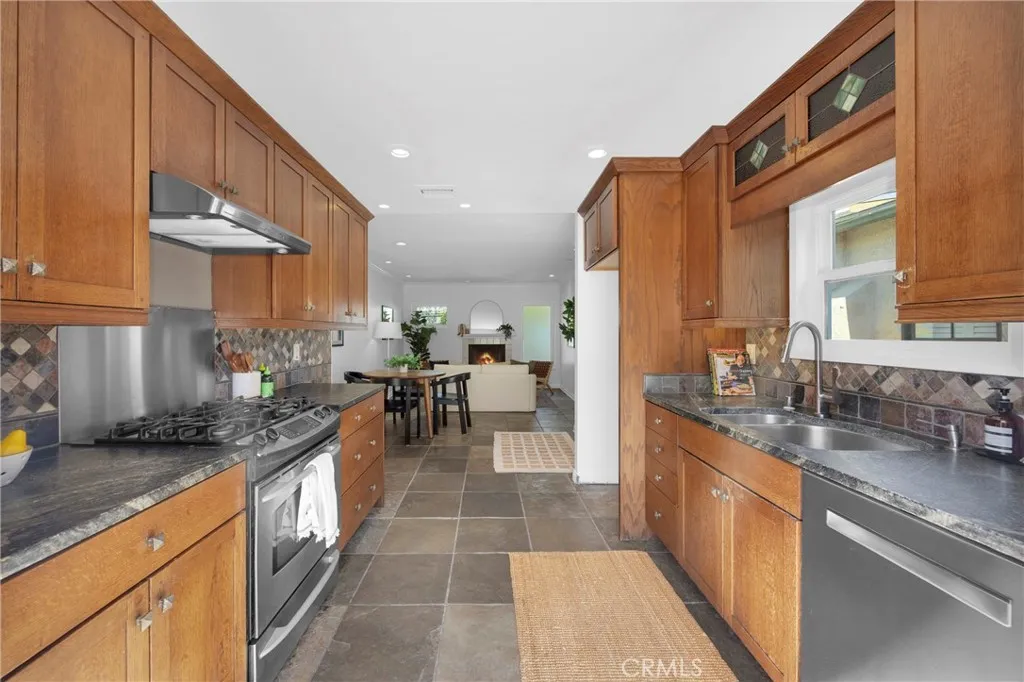 5792 Campo Walk, Long Beach, California 90803 home-pic-14