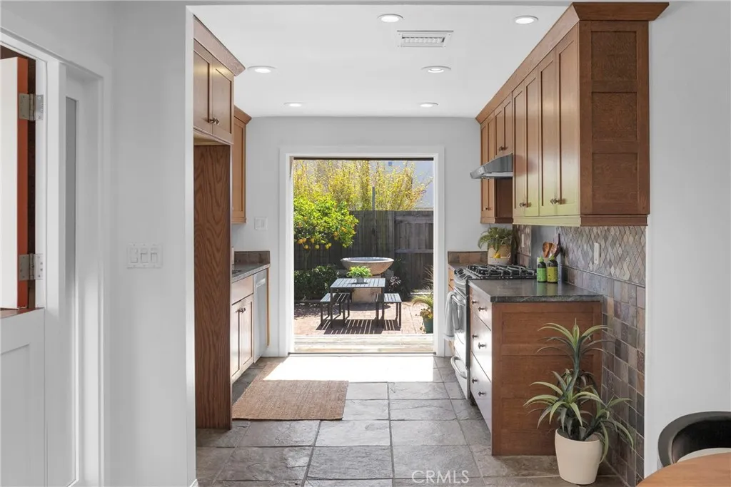 5792 Campo Walk, Long Beach, California 90803 home-pic-10