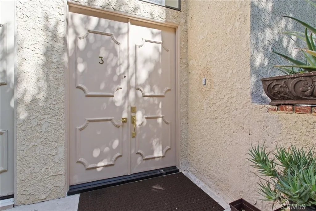 5727 Etiwanda 3, Tarzana, California 91364 home-pic-1