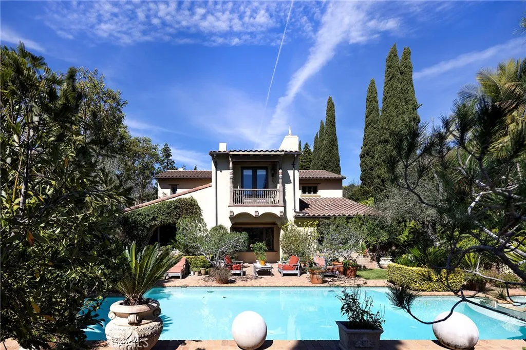 35 Calle Careyes, San Clemente, California 92673 home-pic-37
