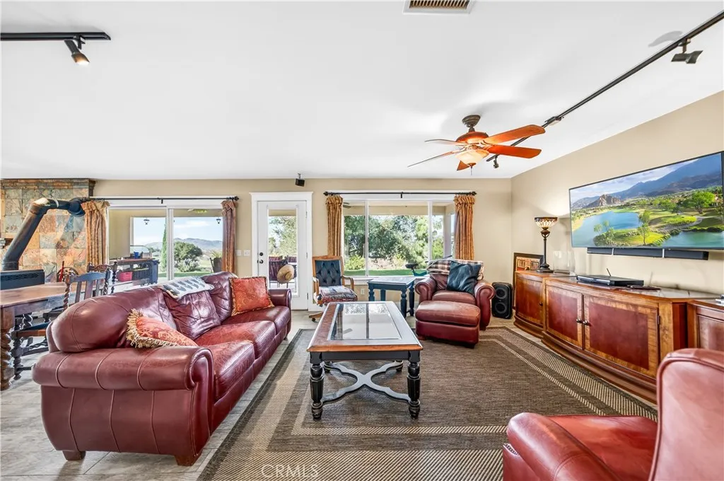 33620 Oak Drive, Hemet, California 92544 home-pic-24