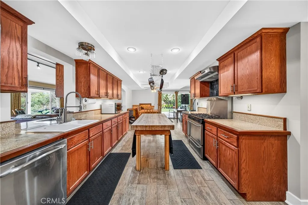 33620 Oak Drive, Hemet, California 92544 home-pic-19
