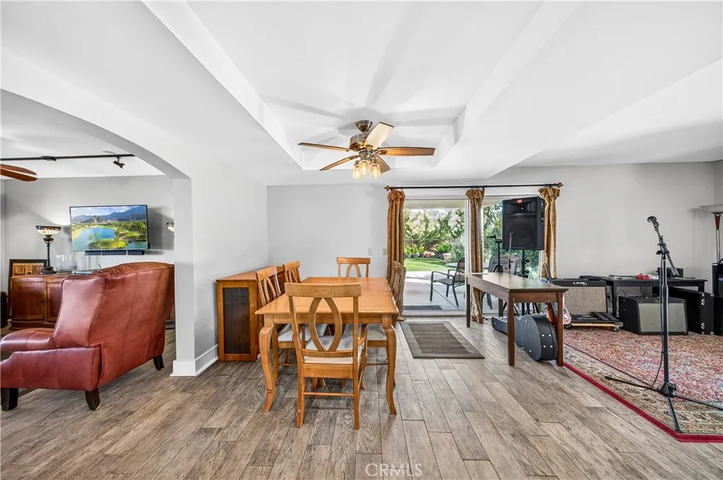33620 Oak Drive, Hemet, California 92544 home-pic-17