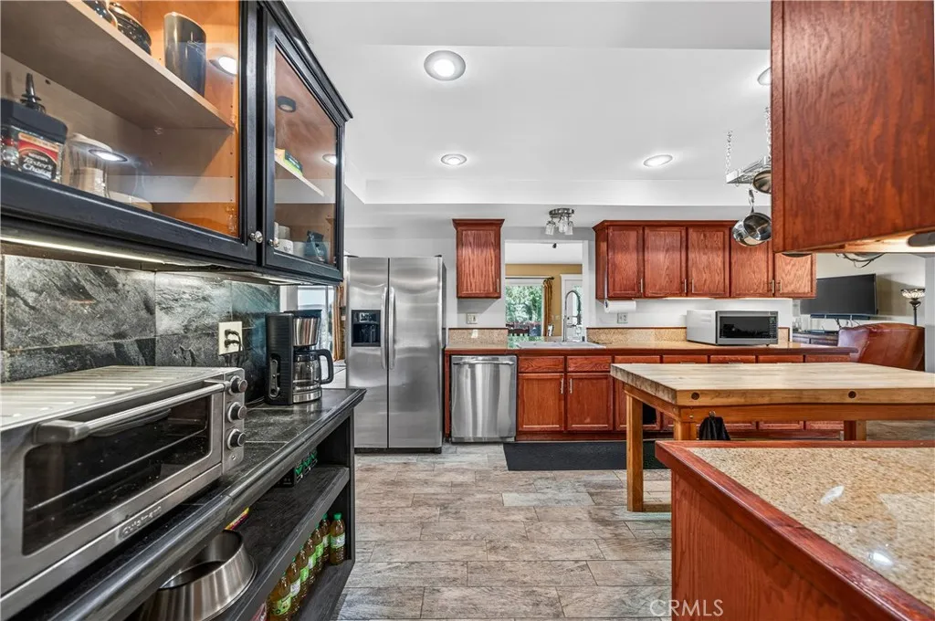 33620 Oak Drive, Hemet, California 92544 home-pic-21