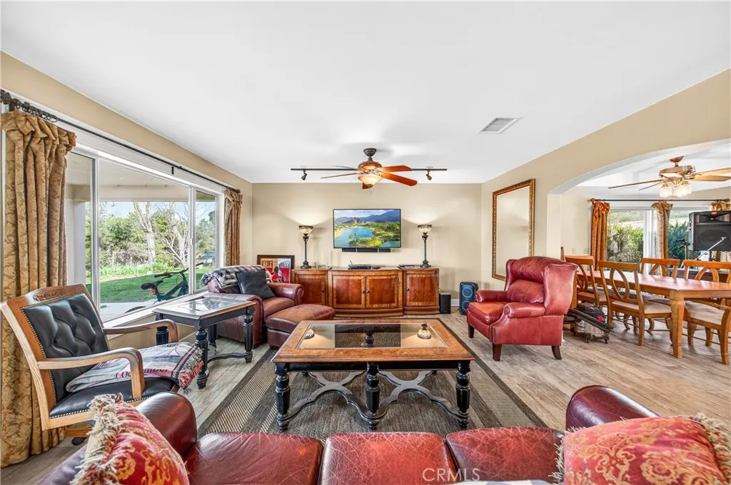 33620 Oak Drive, Hemet, California 92544 home-pic-28