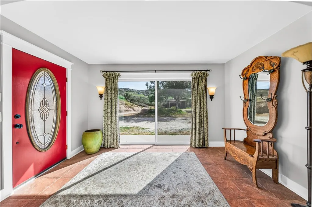 33620 Oak Drive, Hemet, California 92544 home-pic-7
