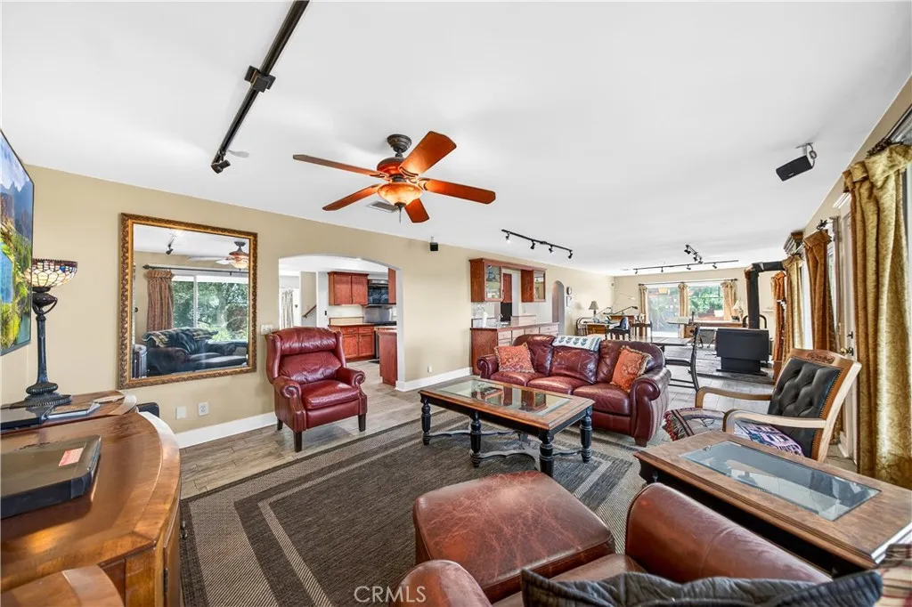 33620 Oak Drive, Hemet, California 92544 home-pic-27